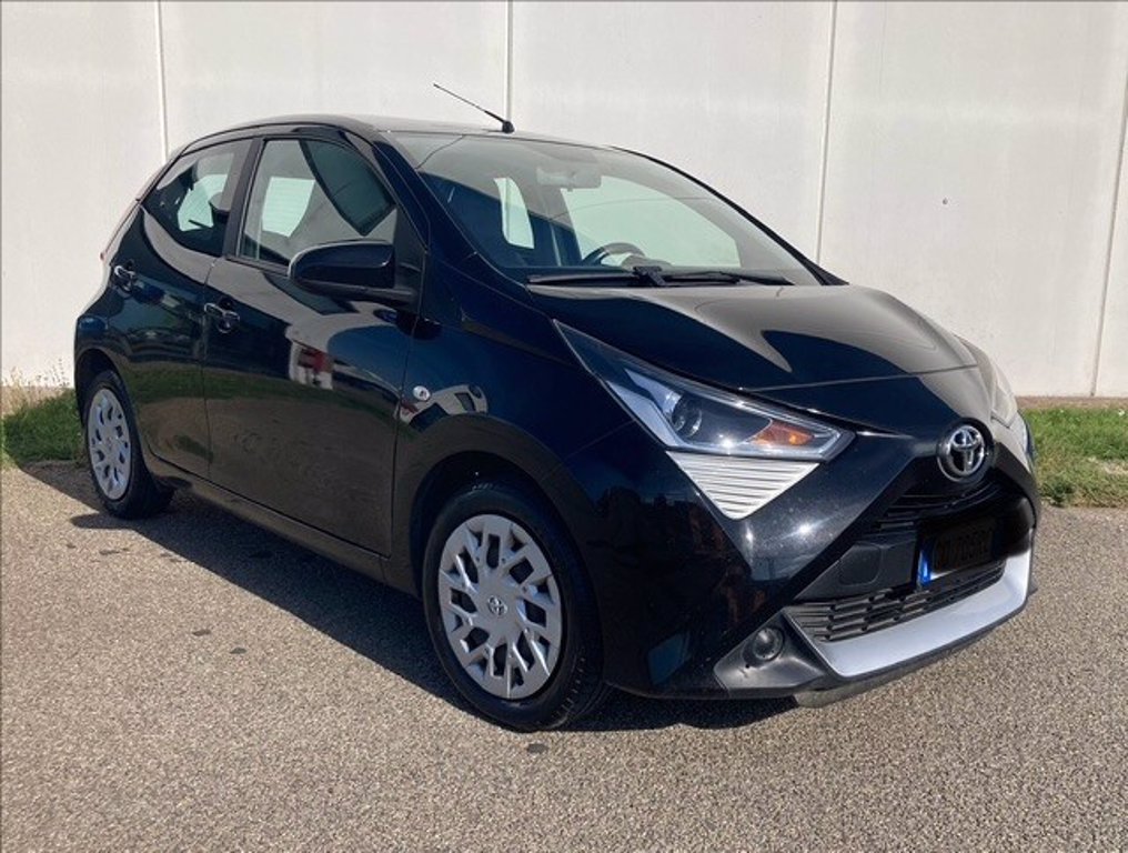 TOYOTA Yaris 1.0 Business